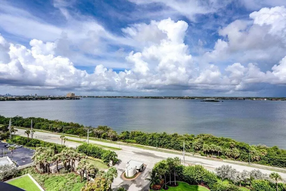 5380 Ocean Drive #11j Riviera Beach, FL 33404
