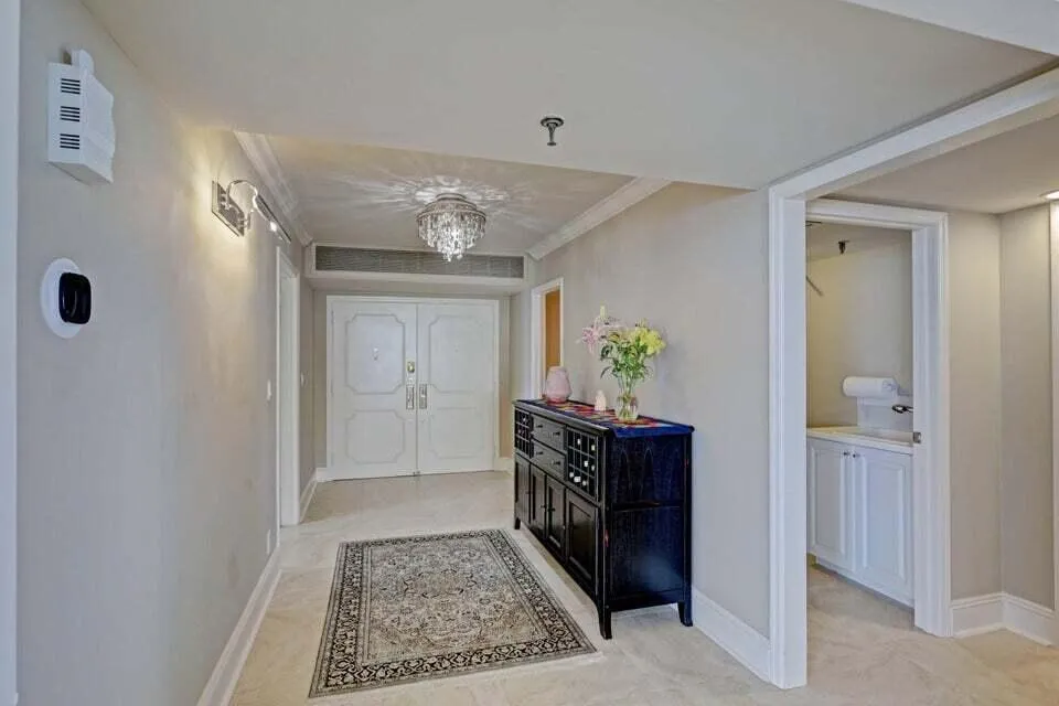 5380 Ocean Drive #11j Riviera Beach, FL 33404