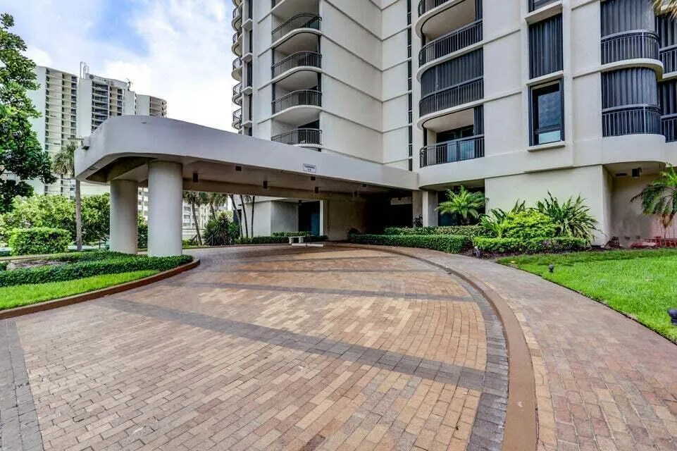 5380 Ocean Drive #11j Riviera Beach, FL 33404