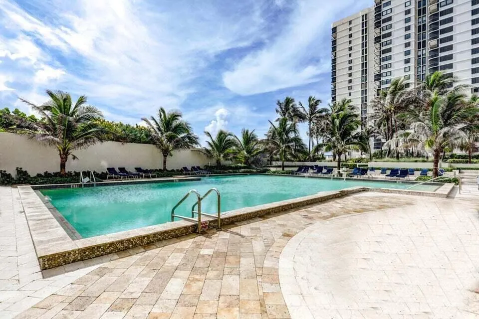 5380 Ocean Drive #11j Riviera Beach, FL 33404