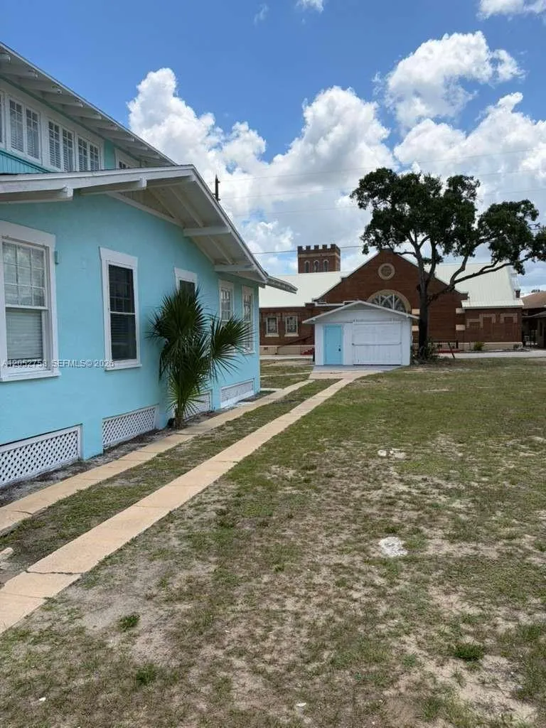 1870 Lakeview Rd Sebring, FL 33870