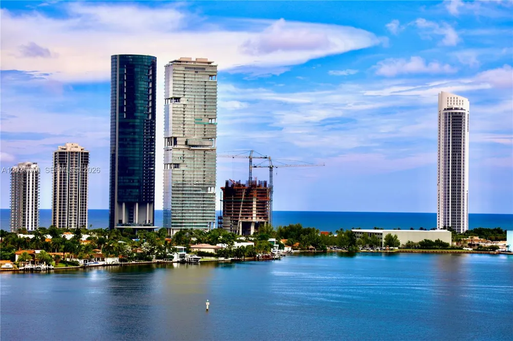 3330 NE 190th St #1312 Aventura, FL 33180