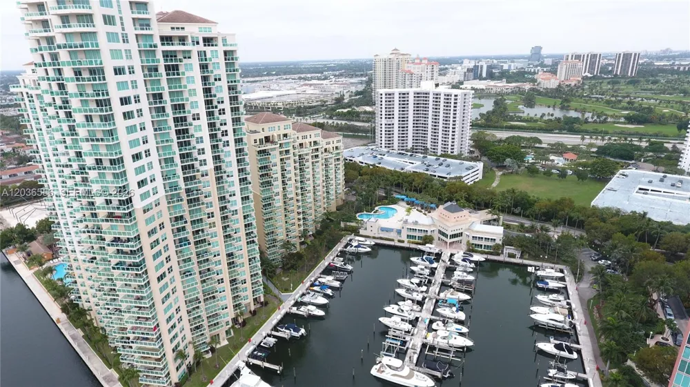 3330 NE 190th St #1312 Aventura, FL 33180