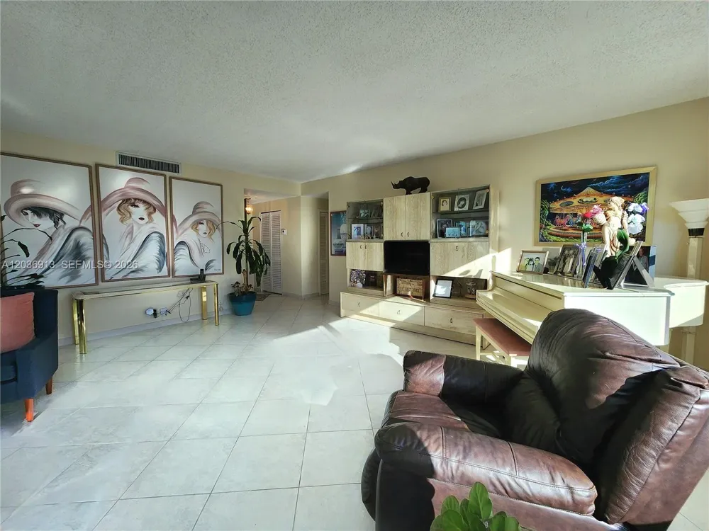 3505 S Ocean Dr #705 Hollywood, FL 33019