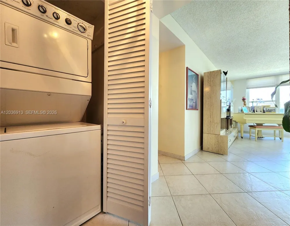 3505 S Ocean Dr #705 Hollywood, FL 33019