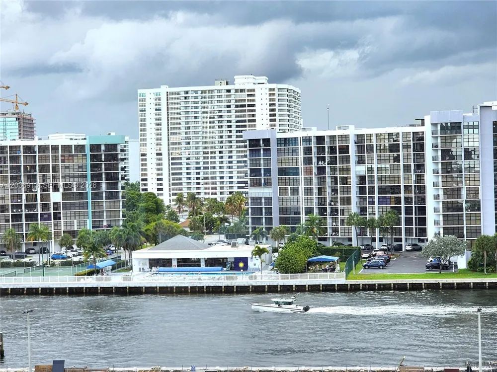 3505 S Ocean Dr #705 Hollywood, FL 33019