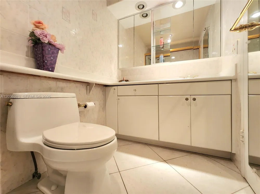 3505 S Ocean Dr #705 Hollywood, FL 33019