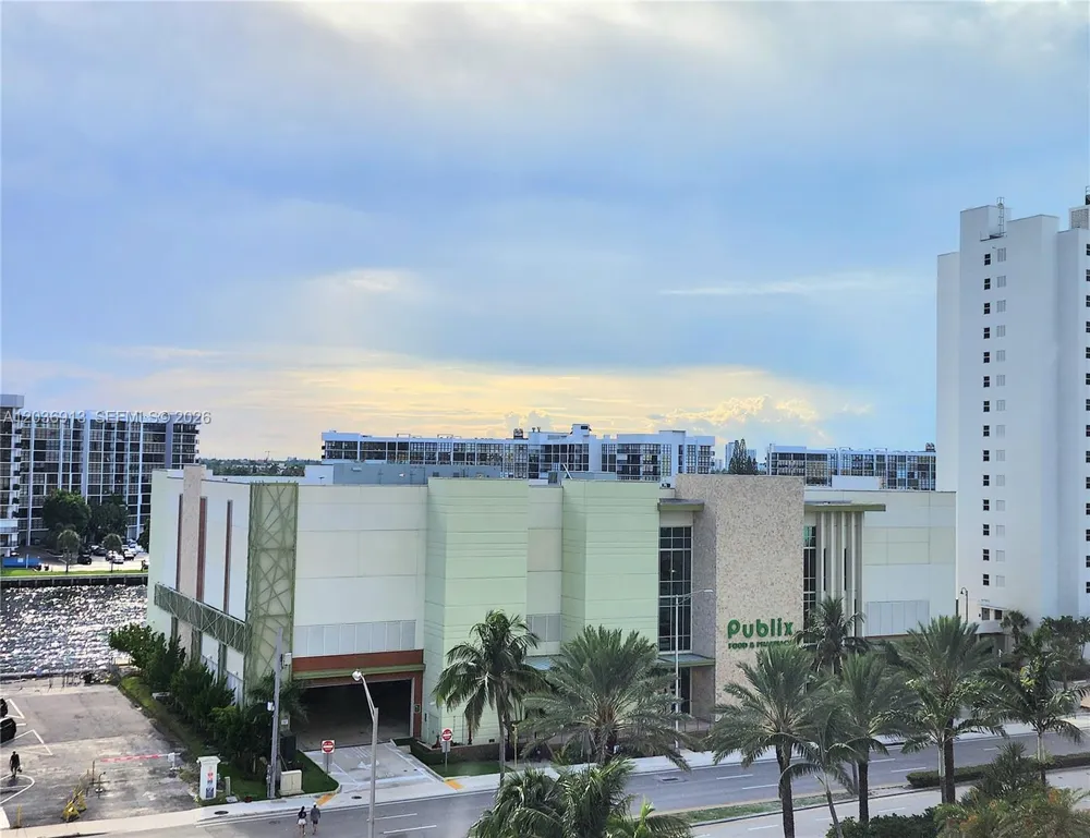 3505 S Ocean Dr #705 Hollywood, FL 33019