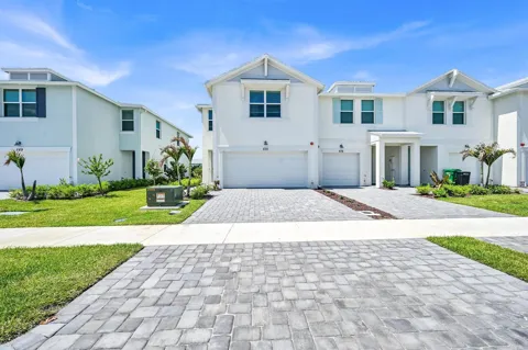 575 Salisbury Circle