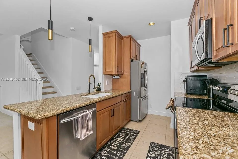 4941 SW 32nd Ter Dania Beach, FL 33312