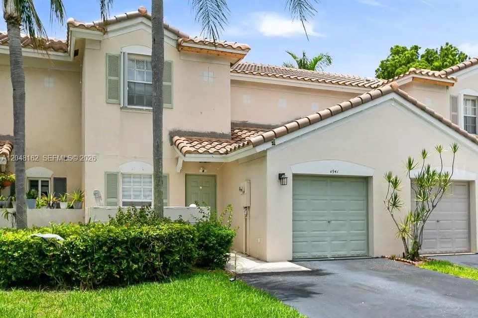 4941 SW 32nd Ter Dania Beach, FL 33312