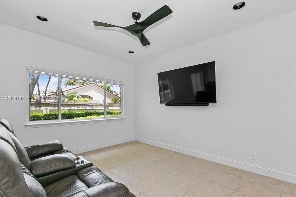 4941 SW 32nd Ter Dania Beach, FL 33312