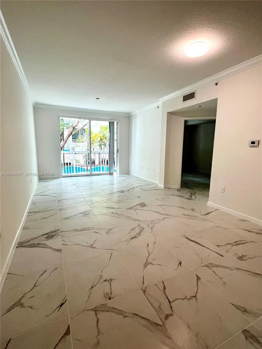 9172 Collins Ave #214 Surfside, FL 33154
