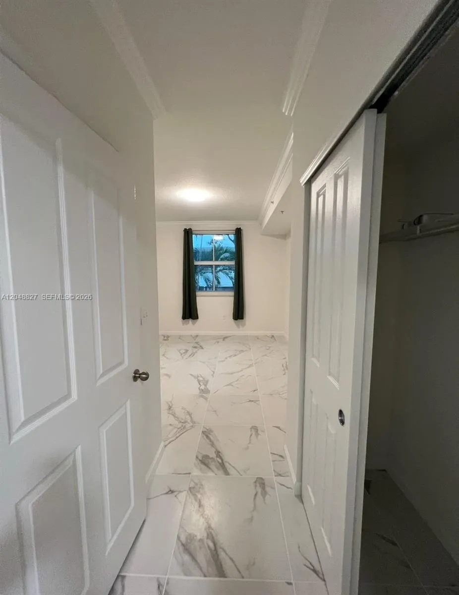 9172 Collins Ave #214 Surfside, FL 33154