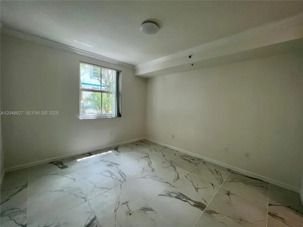 9172 Collins Ave #214 Surfside, FL 33154