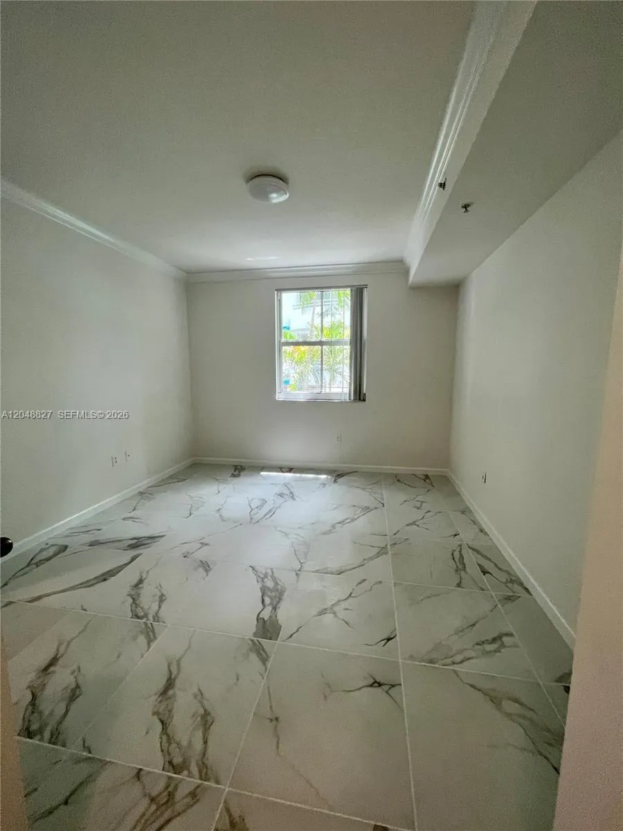 9172 Collins Ave #214 Surfside, FL 33154