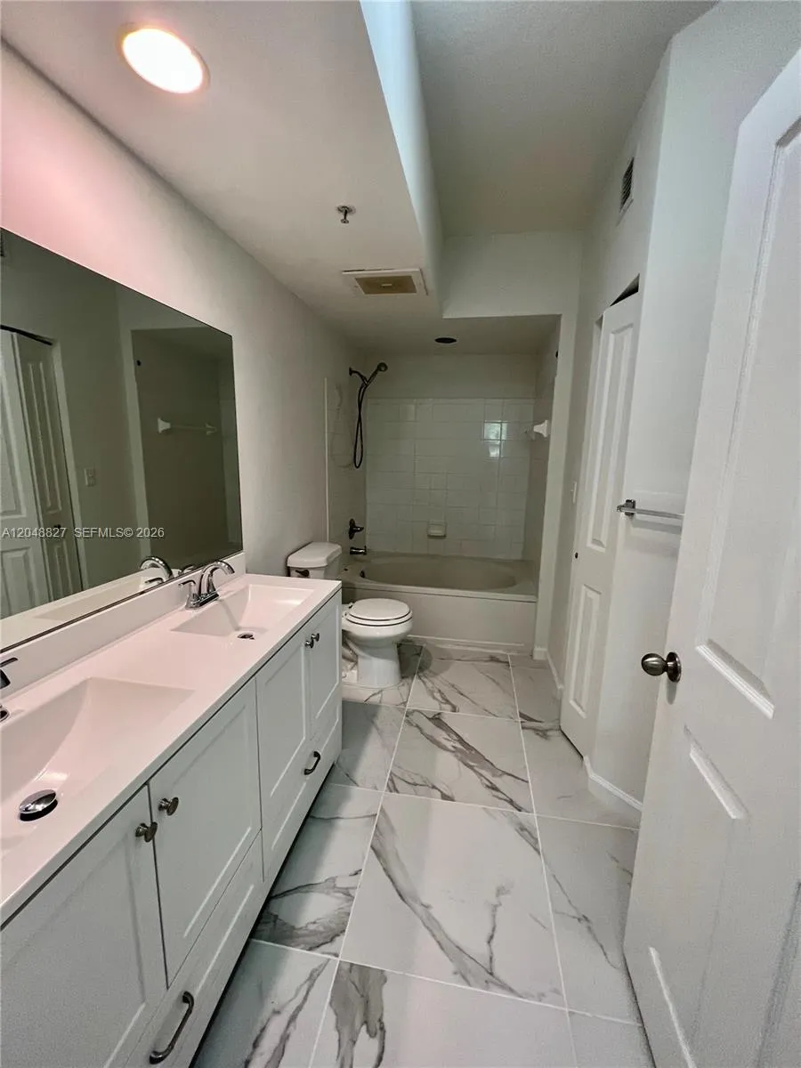 9172 Collins Ave #214 Surfside, FL 33154