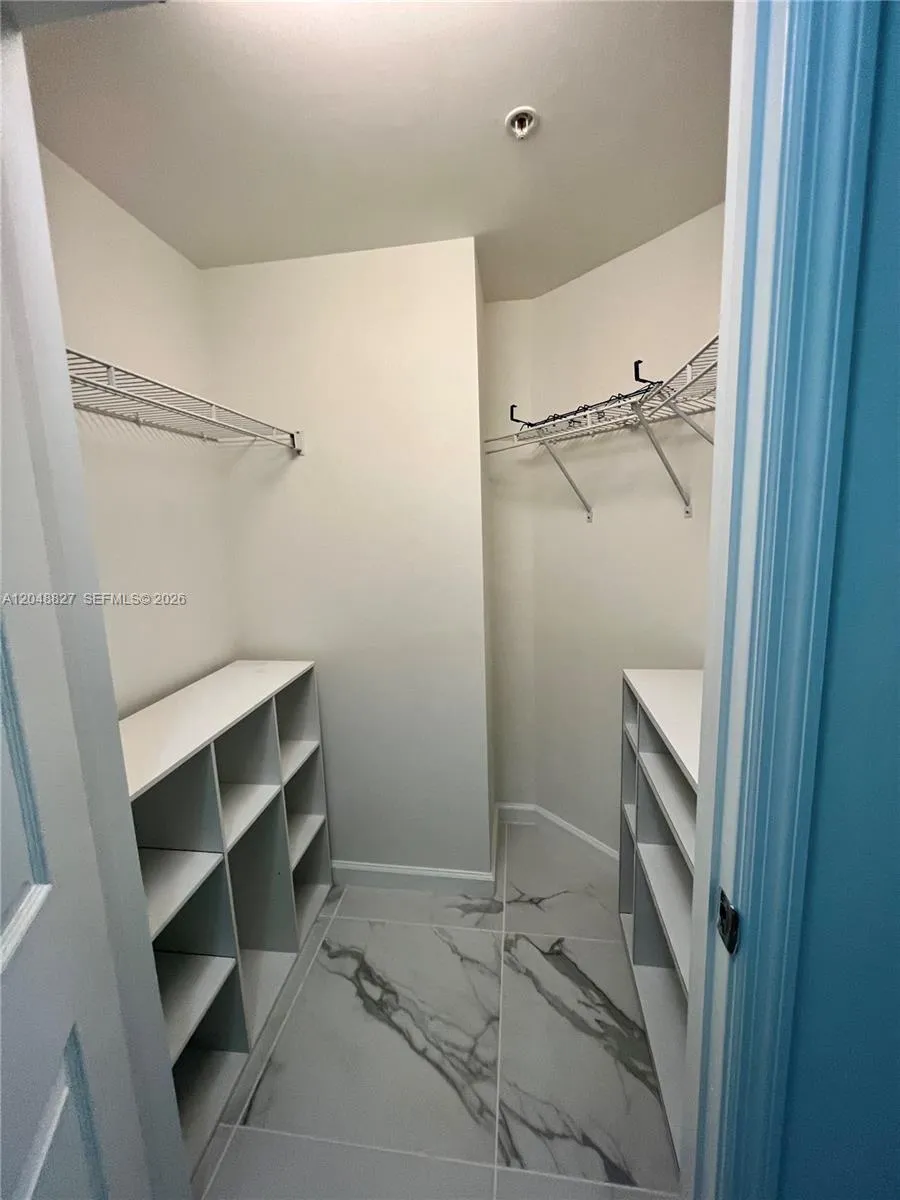 9172 Collins Ave #214 Surfside, FL 33154