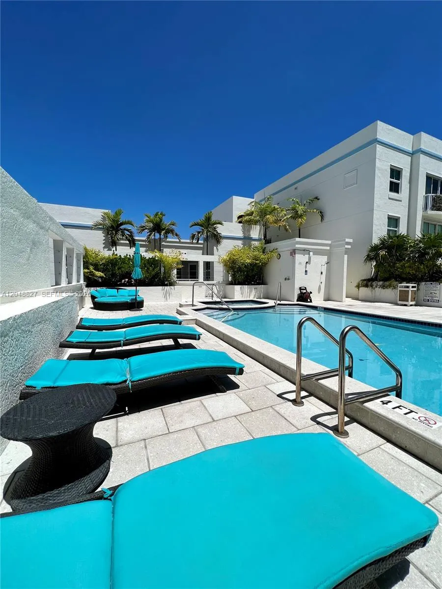 9172 Collins Ave #214 Surfside, FL 33154