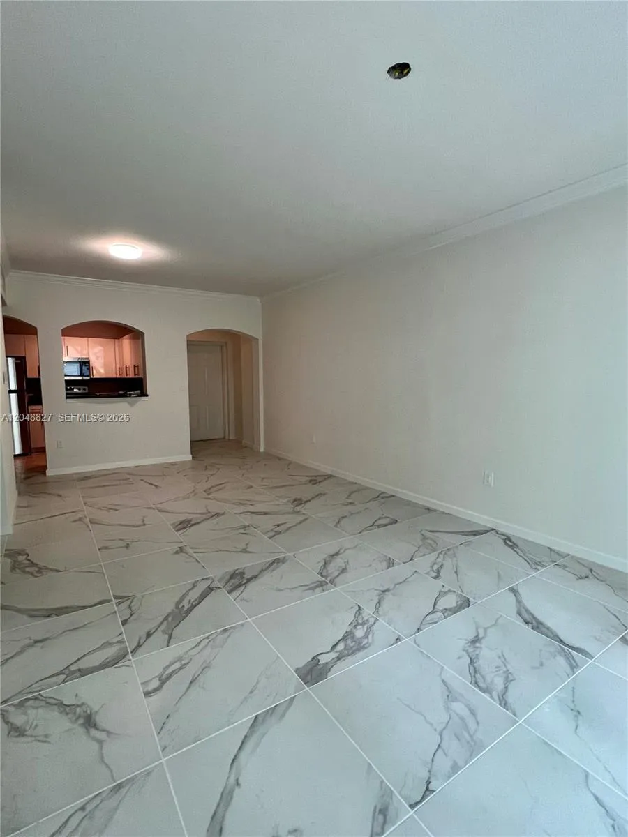 9172 Collins Ave #214 Surfside, FL 33154
