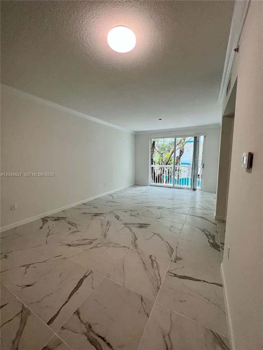 9172 Collins Ave #214 Surfside, FL 33154