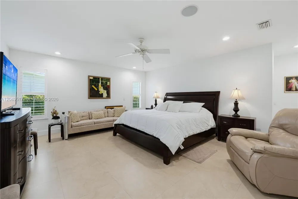 14601 Pompano Dr Coral Gables, FL 33158
