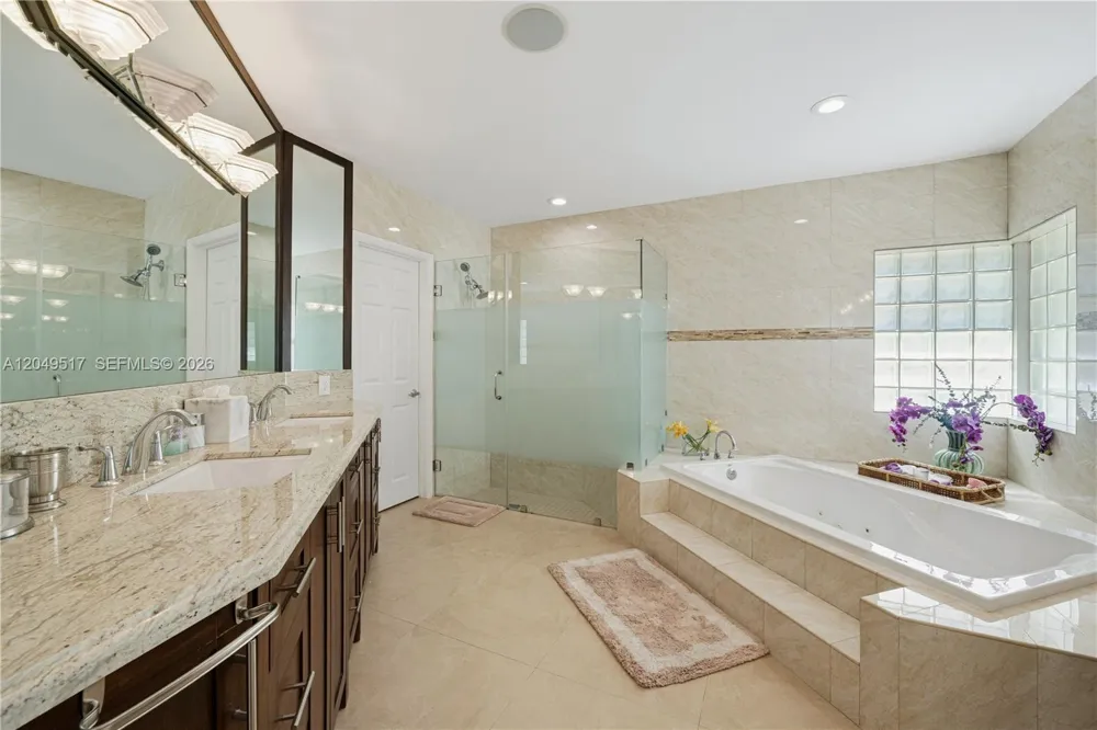14601 Pompano Dr Coral Gables, FL 33158