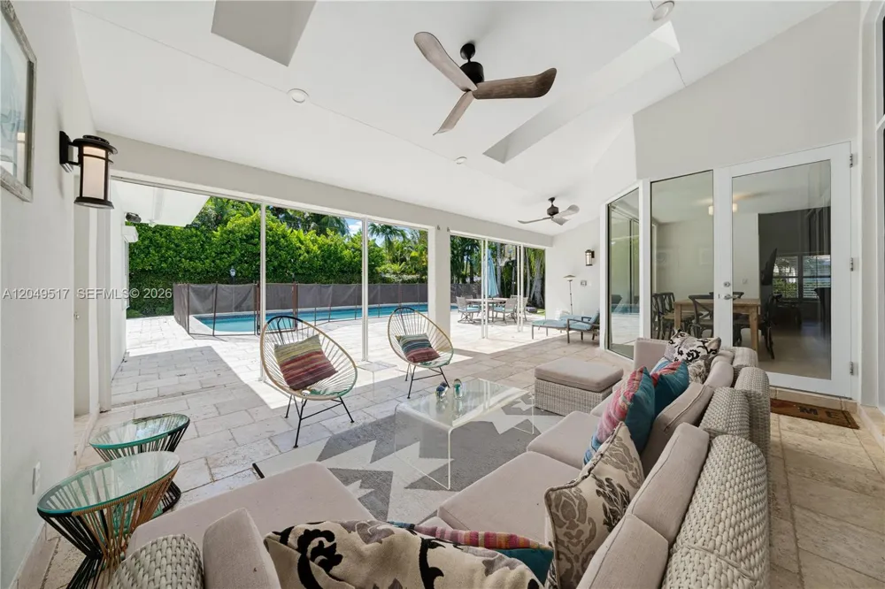 14601 Pompano Dr Coral Gables, FL 33158