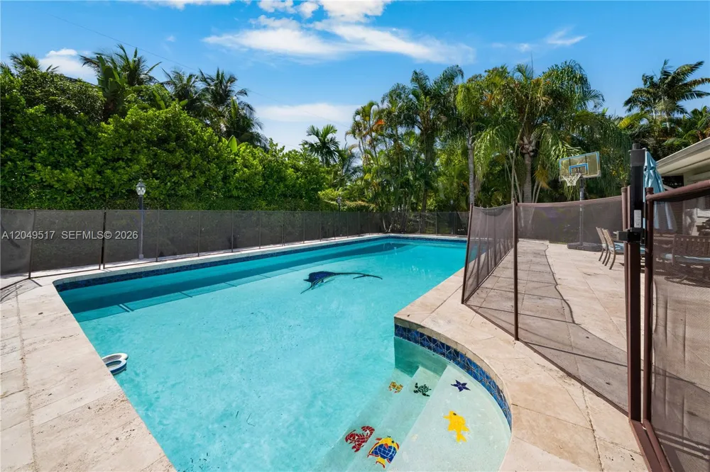 14601 Pompano Dr Coral Gables, FL 33158