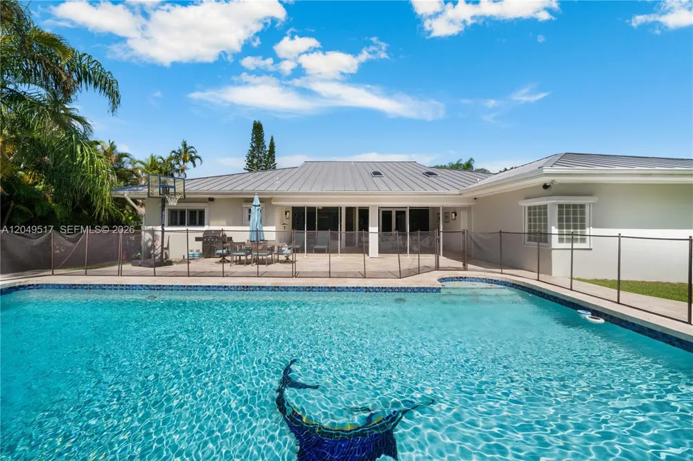 14601 Pompano Dr Coral Gables, FL 33158
