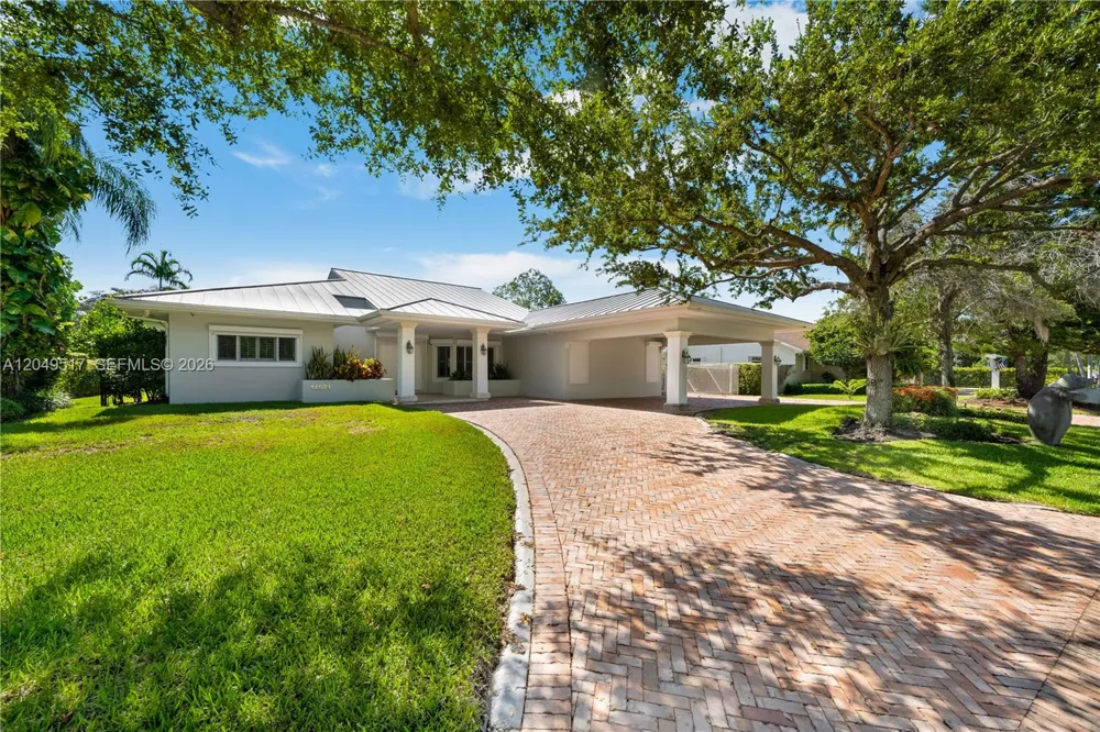 14601 Pompano Dr Coral Gables, FL 33158