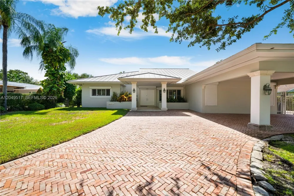 14601 Pompano Dr Coral Gables, FL 33158