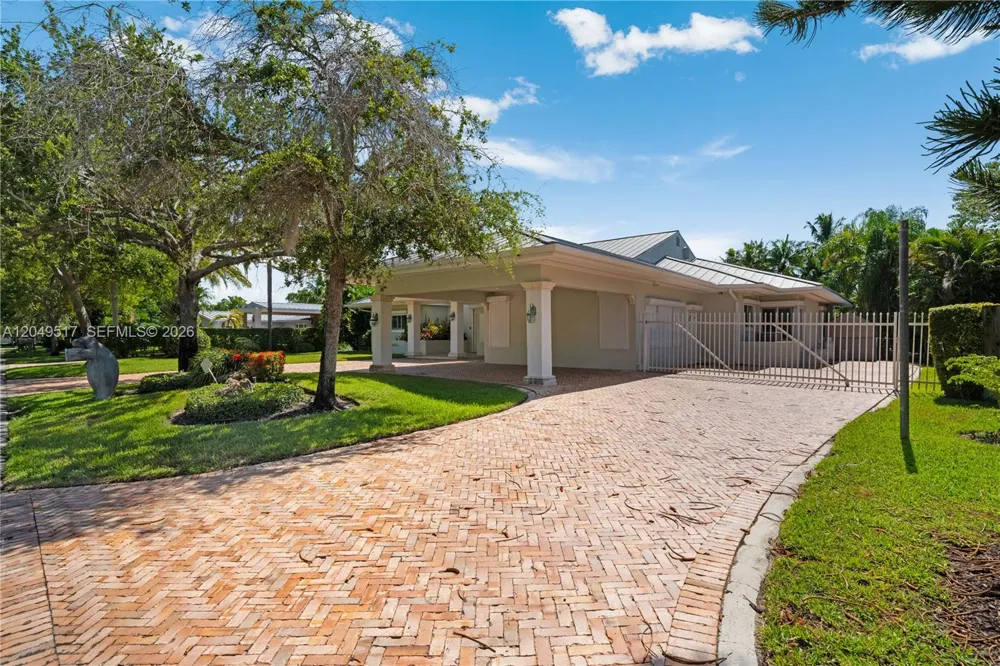 14601 Pompano Dr Coral Gables, FL 33158