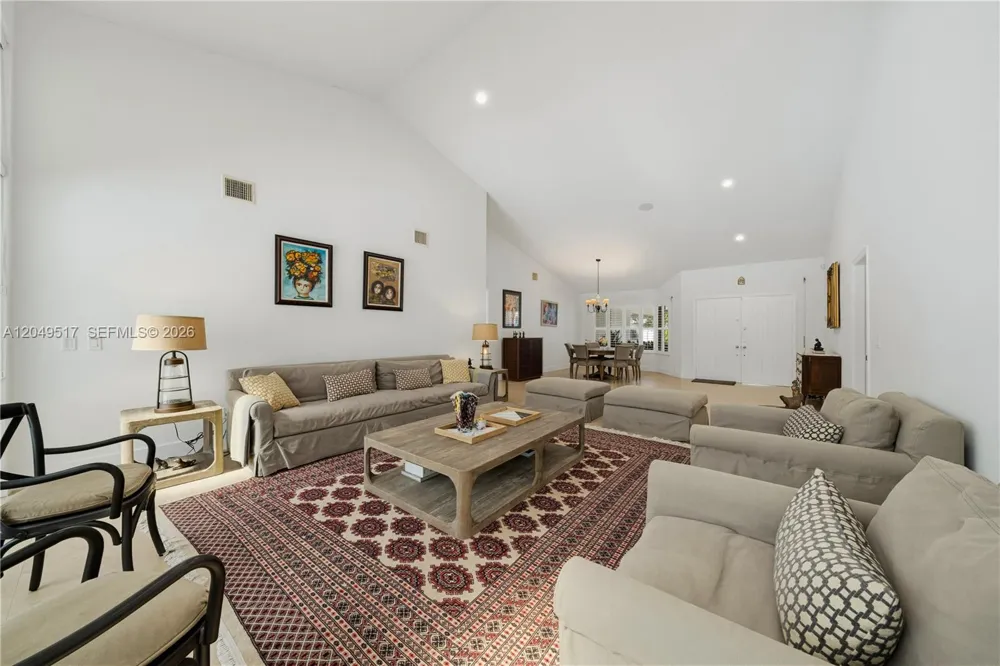 14601 Pompano Dr Coral Gables, FL 33158
