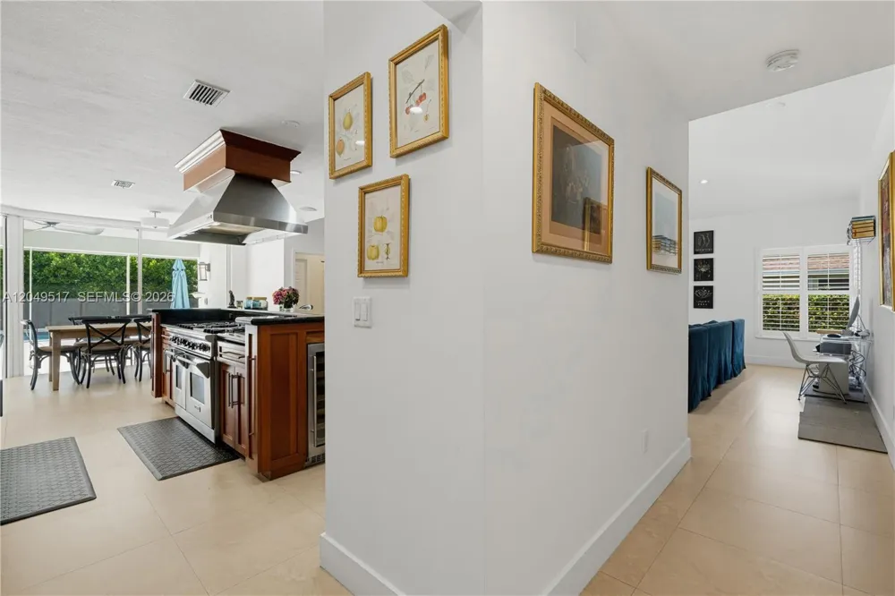 14601 Pompano Dr Coral Gables, FL 33158