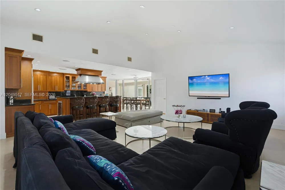 14601 Pompano Dr Coral Gables, FL 33158