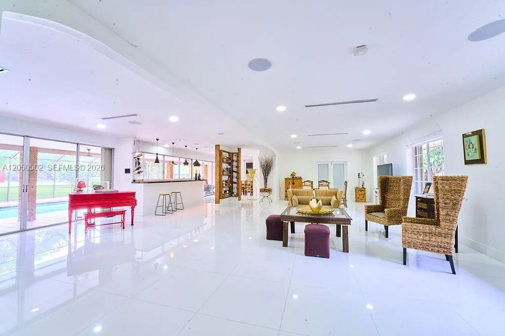 21601 SW 154th Ave Miami, FL 33170