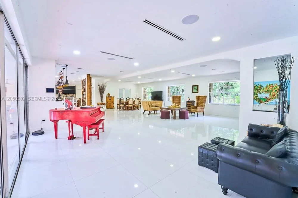 21601 SW 154th Ave Miami, FL 33170