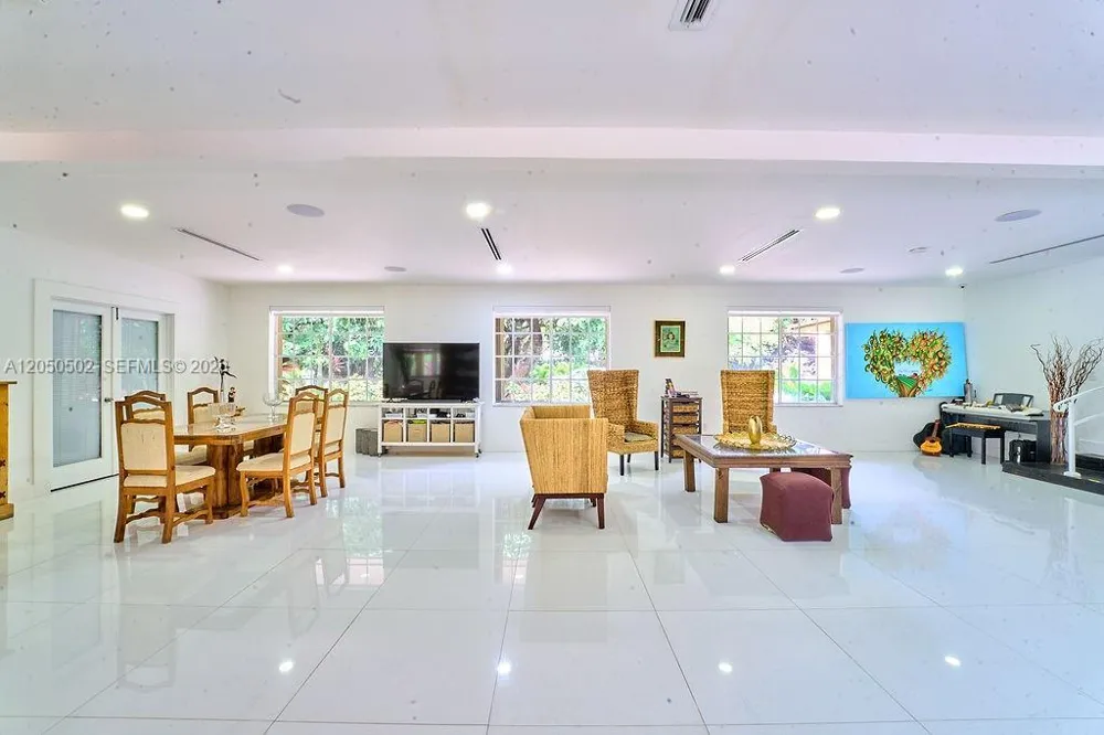 21601 SW 154th Ave Miami, FL 33170