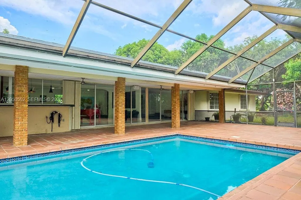 21601 SW 154th Ave Miami, FL 33170