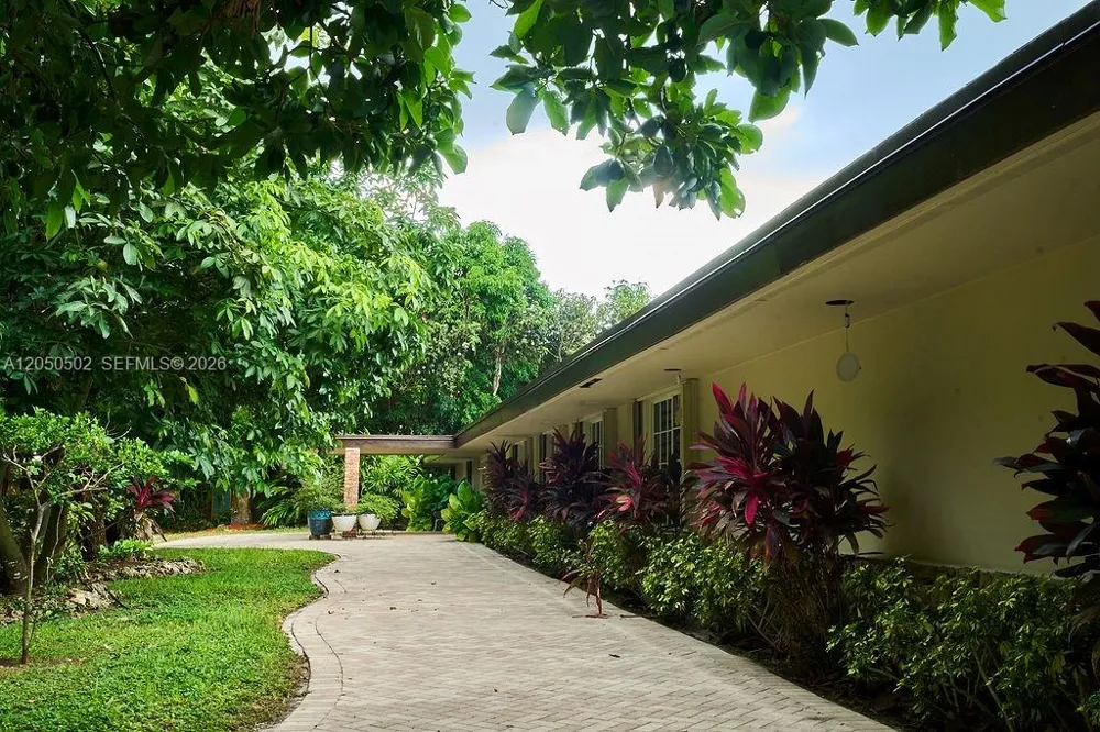 21601 SW 154th Ave Miami, FL 33170