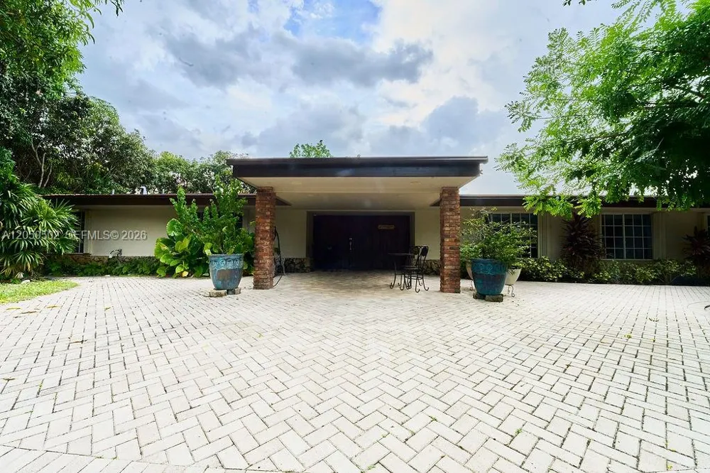 21601 SW 154th Ave Miami, FL 33170