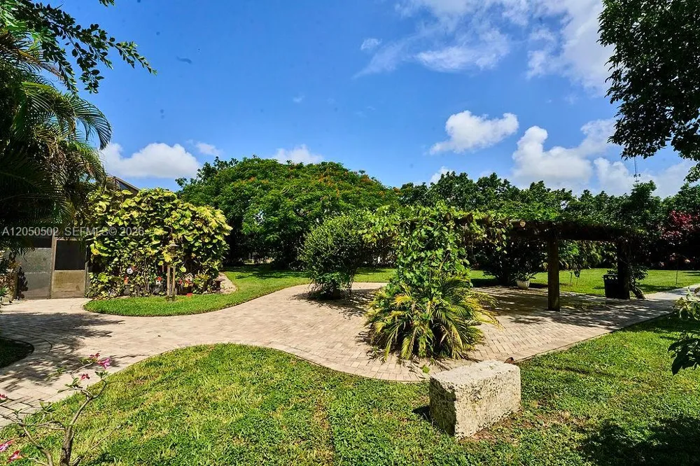 21601 SW 154th Ave Miami, FL 33170