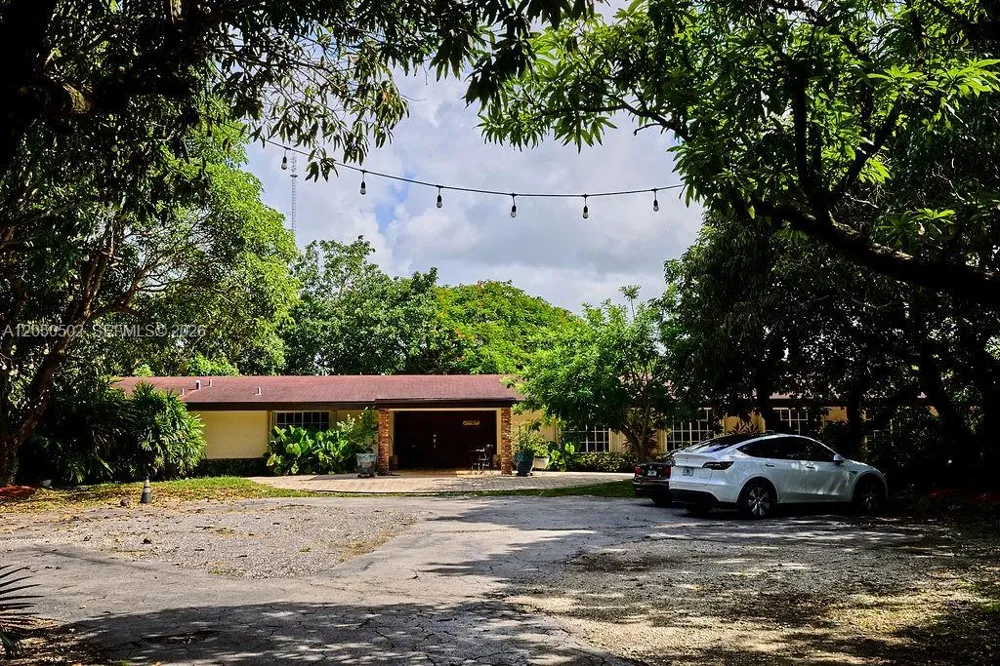 21601 SW 154th Ave Miami, FL 33170