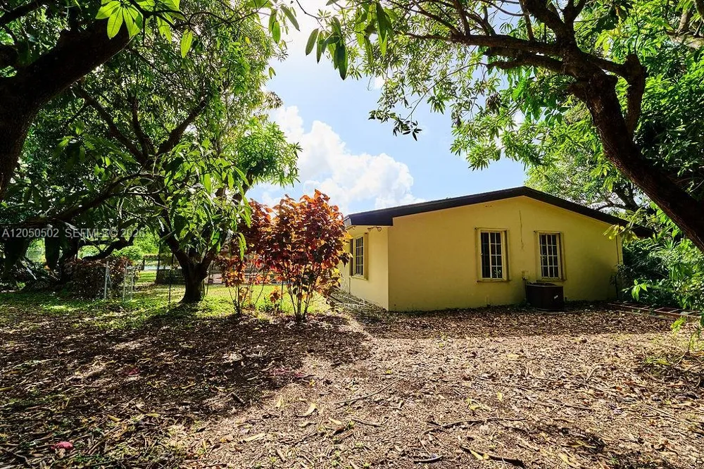 21601 SW 154th Ave Miami, FL 33170
