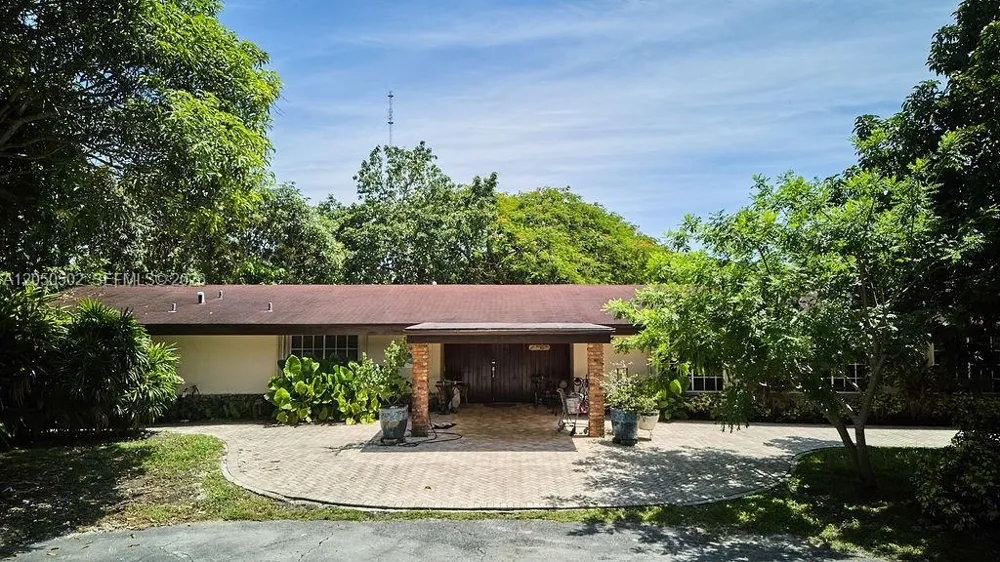 21601 SW 154th Ave Miami, FL 33170