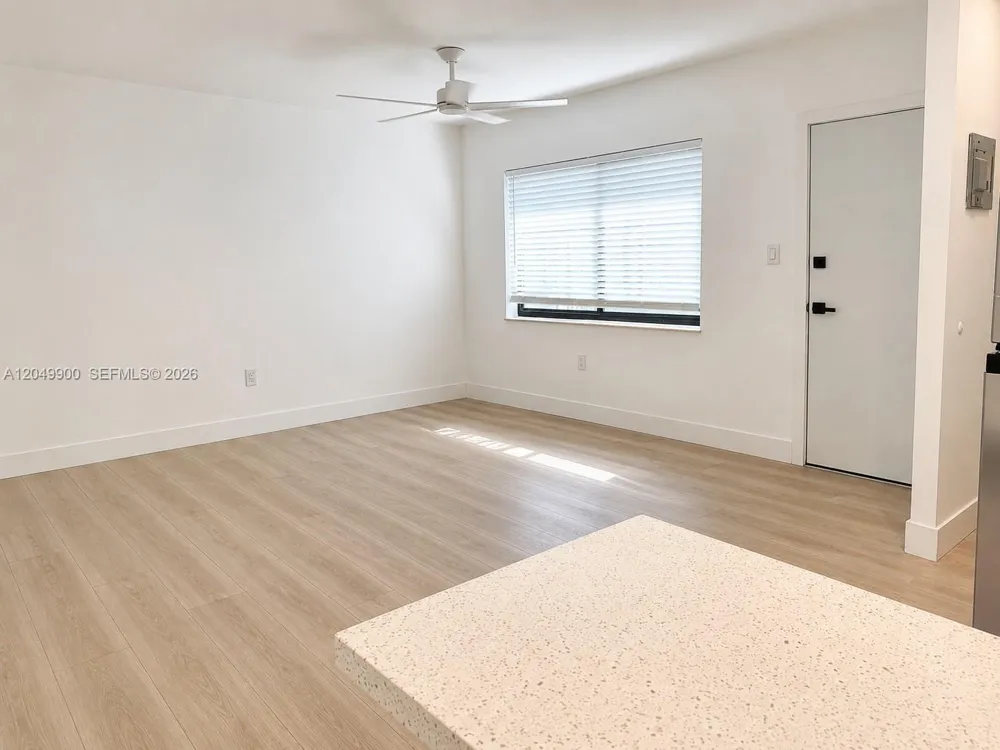 5991 SW 76th St #B6 South Miami, FL 33143