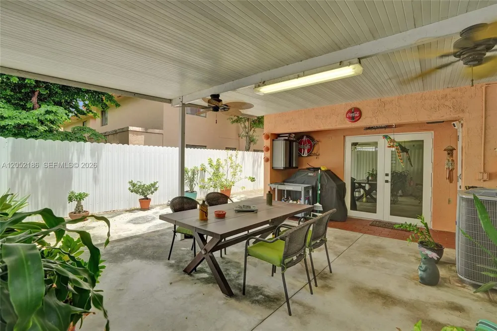 2359 W 74th St #1-104 Hialeah, FL 33016
