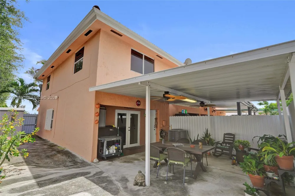2359 W 74th St #1-104 Hialeah, FL 33016
