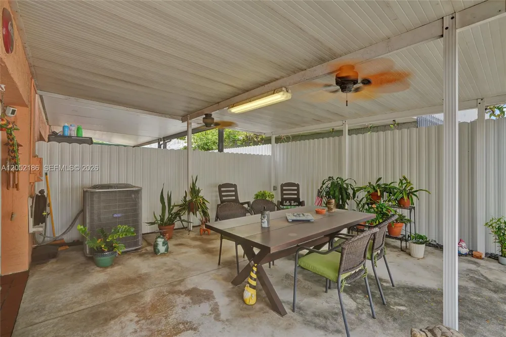 2359 W 74th St #1-104 Hialeah, FL 33016